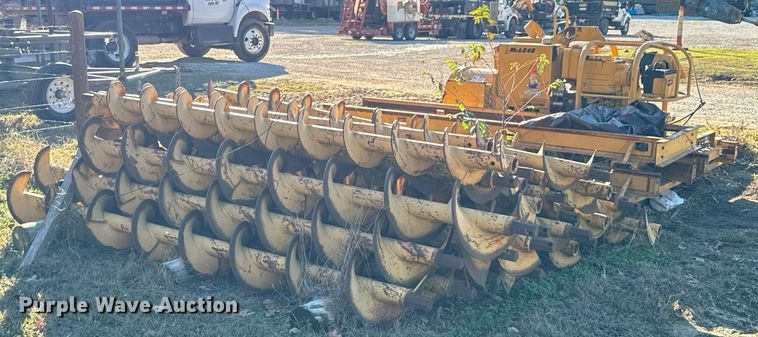 image for item DU9630 1999 McLaughin MCL 24B earth auger