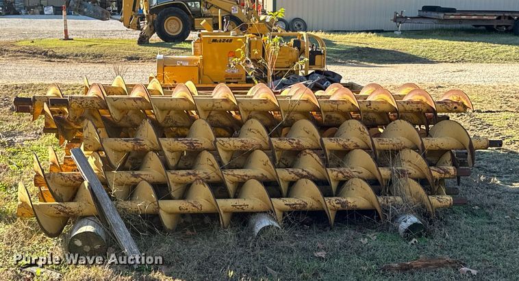 image for item DU9630 1999 McLaughin MCL 24B earth auger