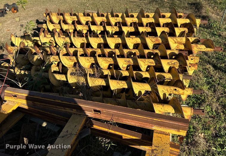 image for item DU9630 1999 McLaughin MCL 24B earth auger