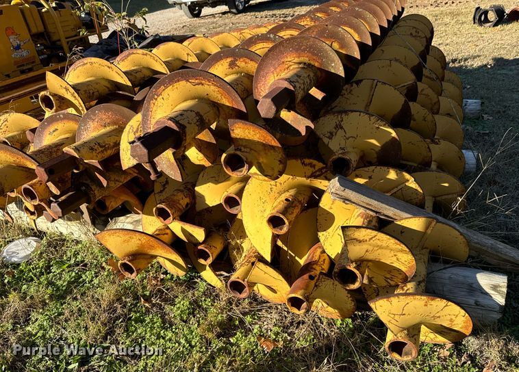 image for item DU9630 1999 McLaughin MCL 24B earth auger