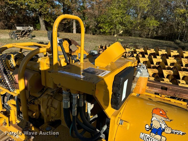 image for item DU9630 1999 McLaughin MCL 24B earth auger