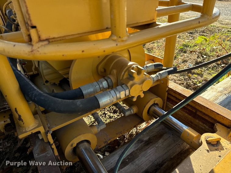 image for item DU9630 1999 McLaughin MCL 24B earth auger