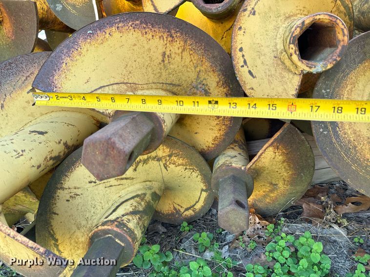 image for item DU9630 1999 McLaughin MCL 24B earth auger