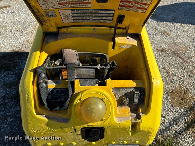 image for item DU9631 Walker Neuson trench compactor