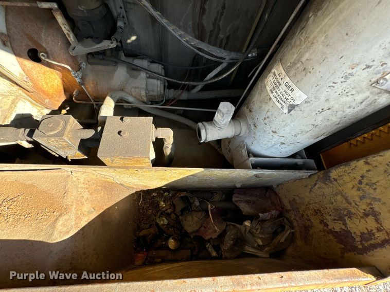 image for item DU9634 1987 Sullivan Machinery D01250421C1EA air compressor