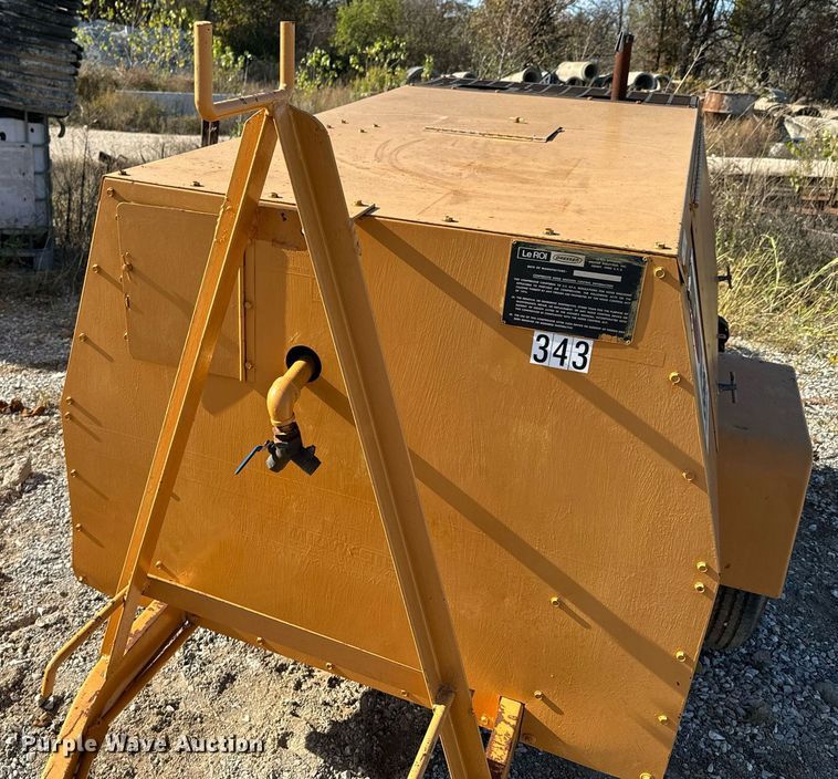 image for item DU9635 1990 Le Roi Dresser air compressor