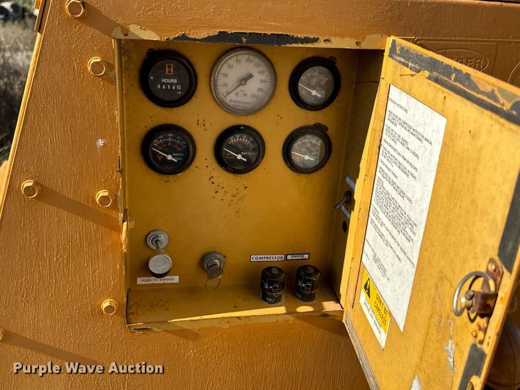 image for item DU9635 1990 Le Roi Dresser air compressor