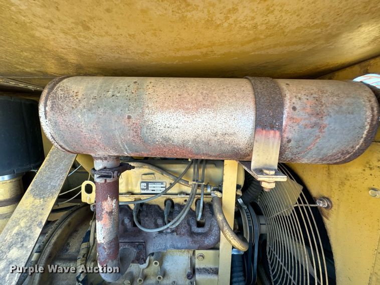 image for item DU9635 1990 Le Roi Dresser air compressor