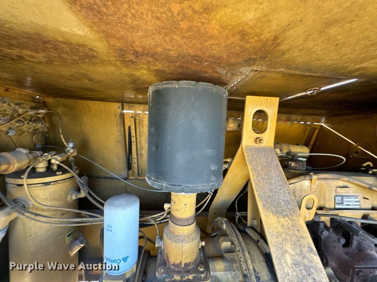 image for item DU9635 1990 Le Roi Dresser air compressor