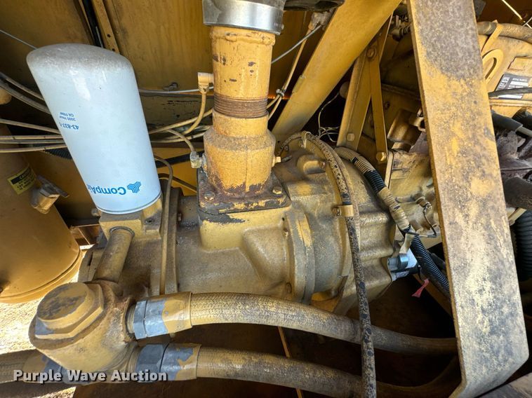 image for item DU9635 1990 Le Roi Dresser air compressor