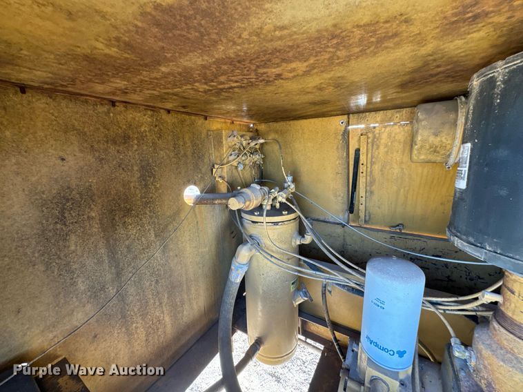 image for item DU9635 1990 Le Roi Dresser air compressor