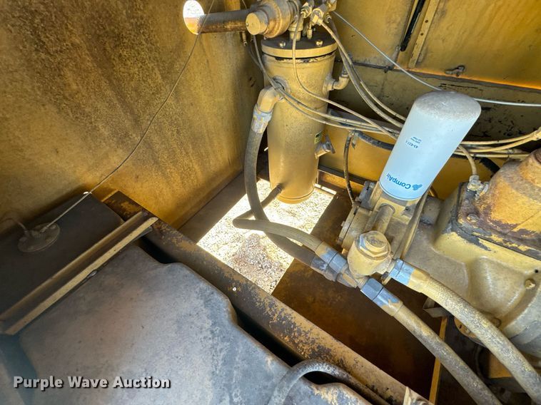 image for item DU9635 1990 Le Roi Dresser air compressor