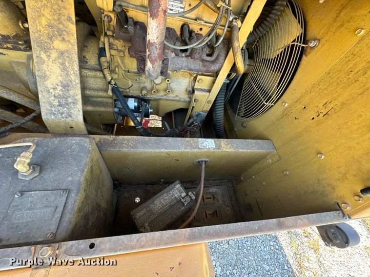 image for item DU9635 1990 Le Roi Dresser air compressor