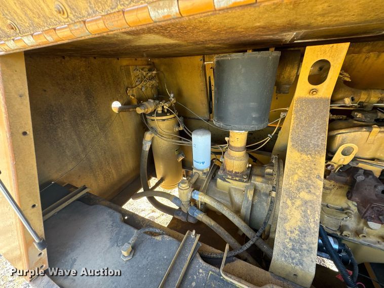 image for item DU9635 1990 Le Roi Dresser air compressor