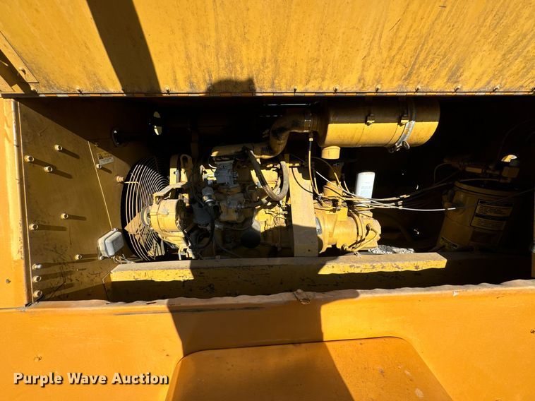 image for item DU9635 1990 Le Roi Dresser air compressor