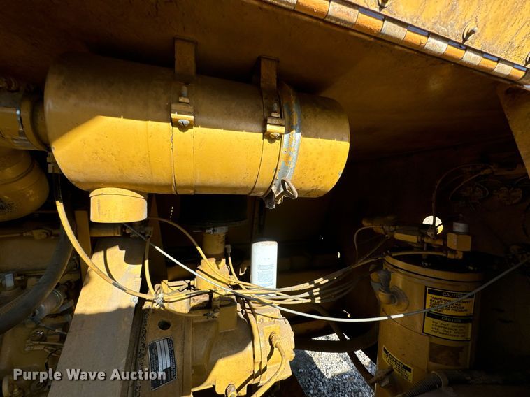 image for item DU9635 1990 Le Roi Dresser air compressor