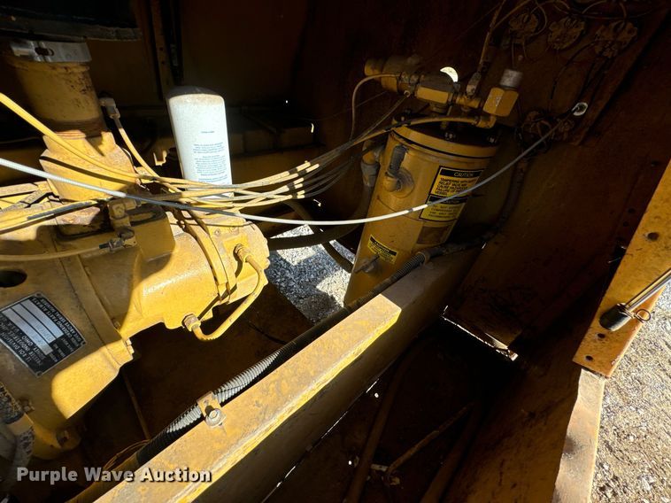 image for item DU9635 1990 Le Roi Dresser air compressor