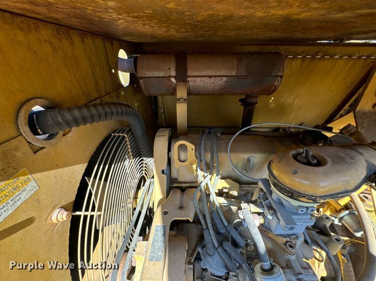 image for item DU9635 1990 Le Roi Dresser air compressor