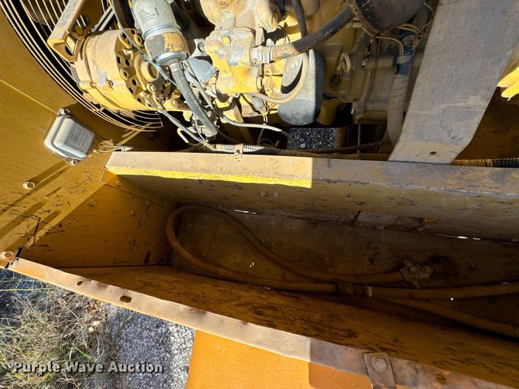 image for item DU9635 1990 Le Roi Dresser air compressor