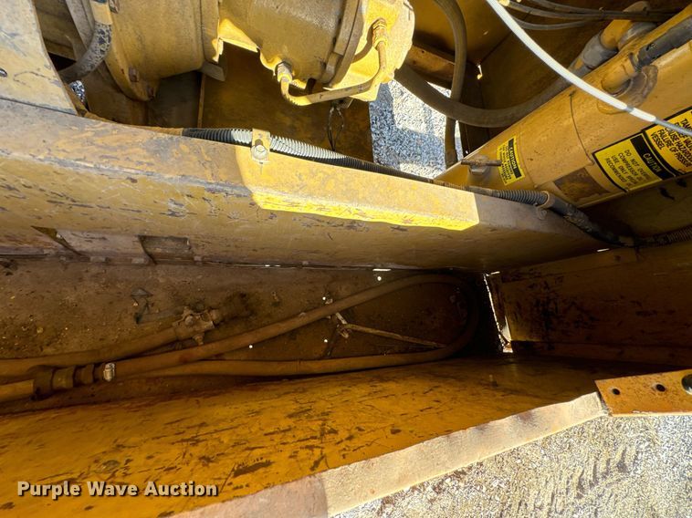 image for item DU9635 1990 Le Roi Dresser air compressor