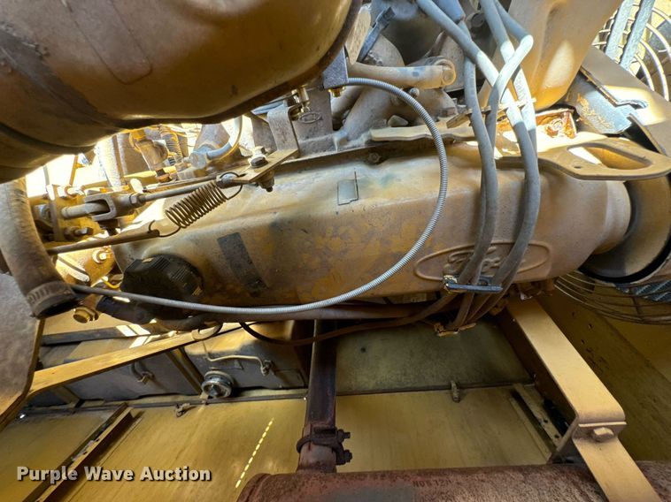 image for item DU9635 1990 Le Roi Dresser air compressor