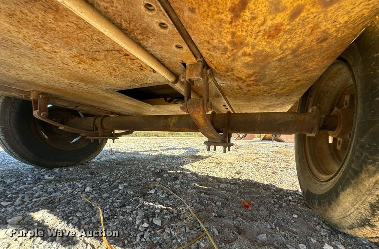 image for item DU9635 1990 Le Roi Dresser air compressor