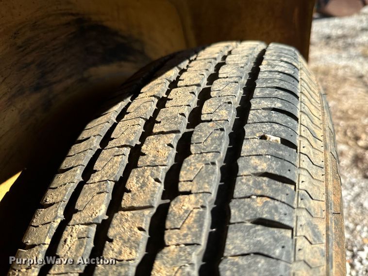 image for item DU9635 1990 Le Roi Dresser air compressor