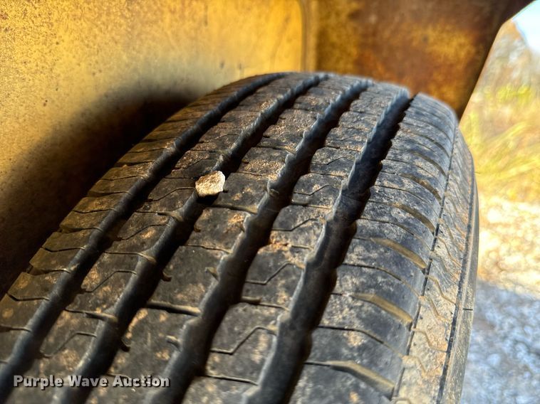 image for item DU9635 1990 Le Roi Dresser air compressor