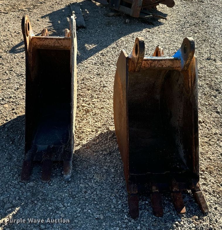 image for item DU9637 (2) backhoe buckets