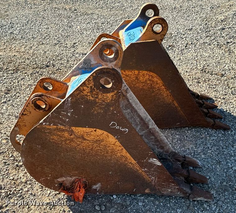 image for item DU9637 (2) backhoe buckets
