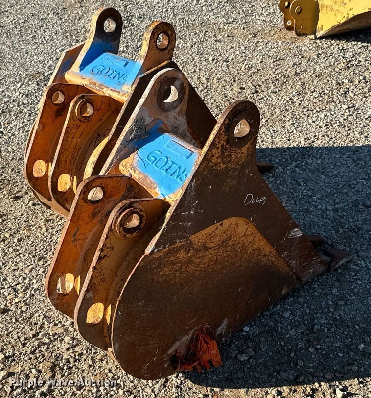 image for item DU9637 (2) backhoe buckets