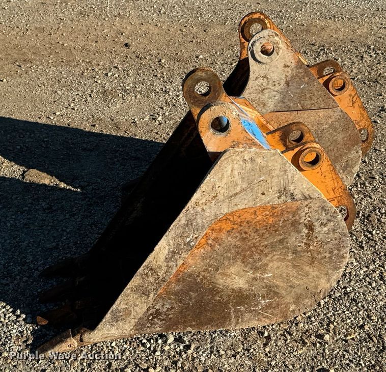 image for item DU9637 (2) backhoe buckets