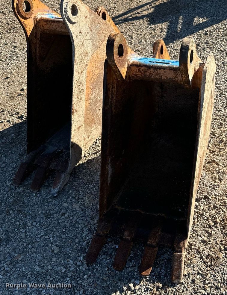 image for item DU9637 (2) backhoe buckets