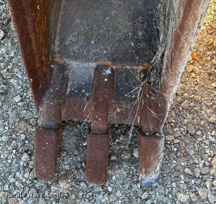 image for item DU9637 (2) backhoe buckets