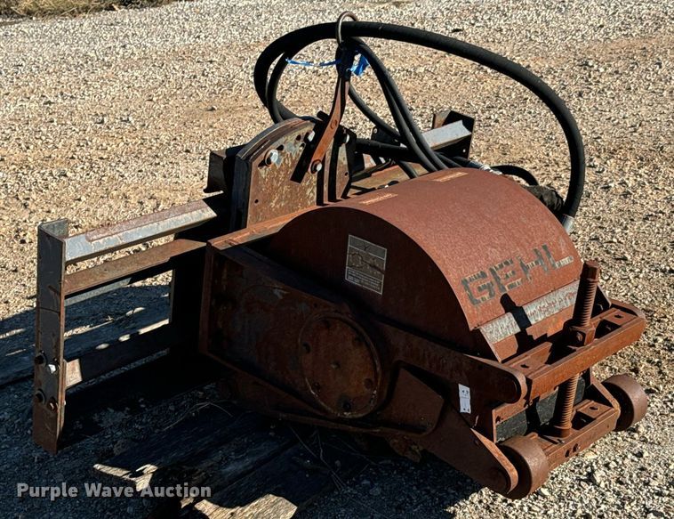 image for item DU9638 Gehl skid steer asphalt grinder