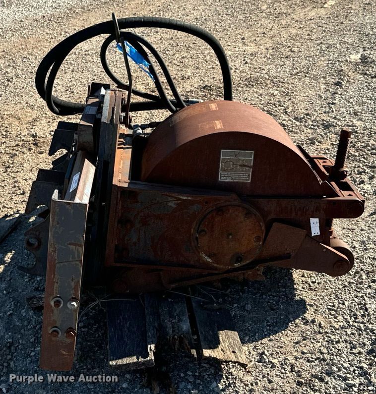 image for item DU9638 Gehl skid steer asphalt grinder