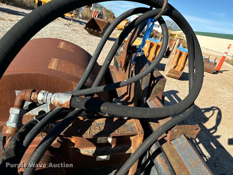 image for item DU9638 Gehl skid steer asphalt grinder