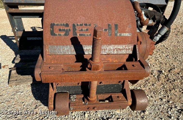 image for item DU9638 Gehl skid steer asphalt grinder