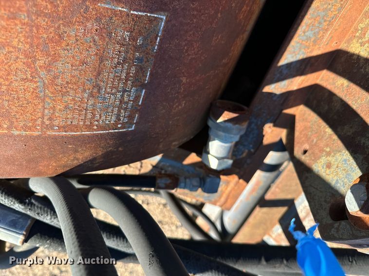 image for item DU9638 Gehl skid steer asphalt grinder