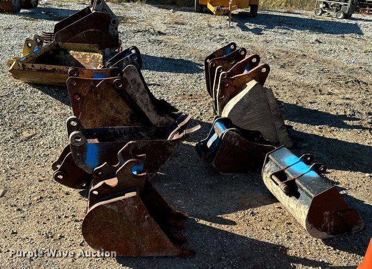 image for item DU9639 (9) buckets