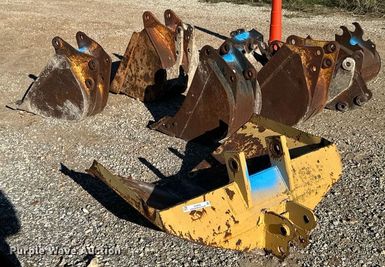 image for item DU9639 (9) buckets