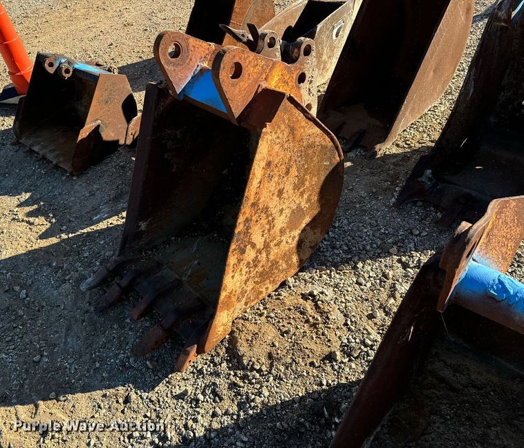 image for item DU9639 (9) buckets