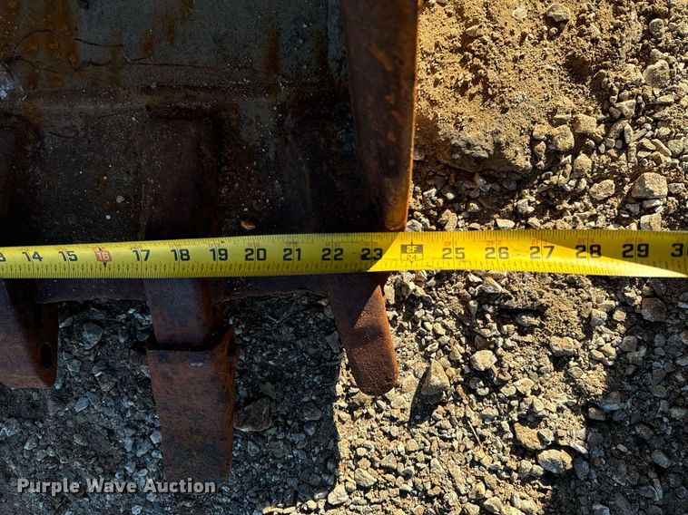 image for item DU9639 (9) buckets