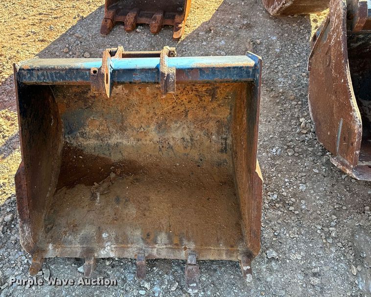 image for item DU9639 (9) buckets