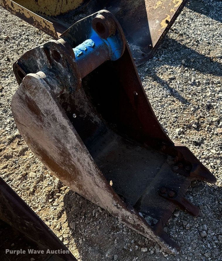 image for item DU9639 (9) buckets