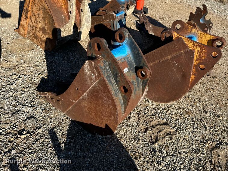 image for item DU9639 (9) buckets