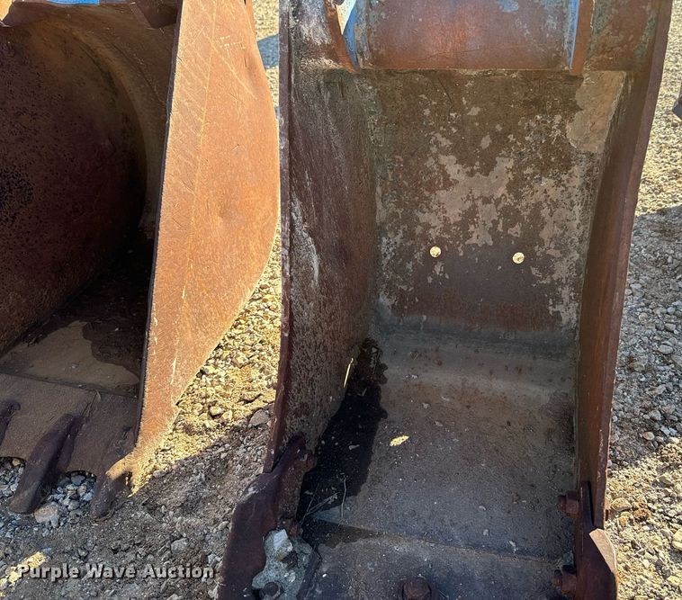 image for item DU9639 (9) buckets