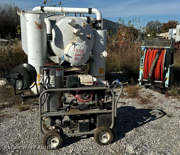 image for item DU9644 Vacuum truck bed equipment