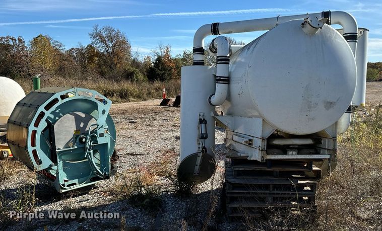 image for item DU9644 Vacuum truck bed equipment