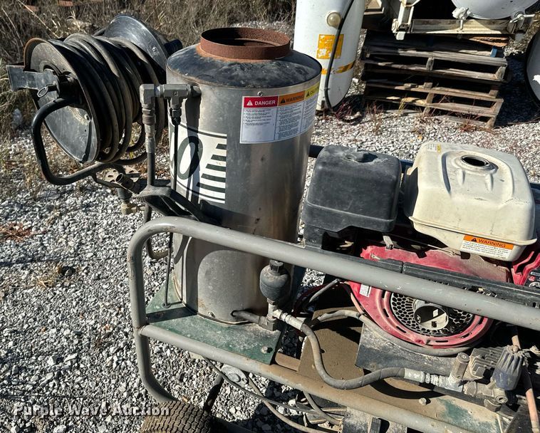 image for item DU9644 Vacuum truck bed equipment